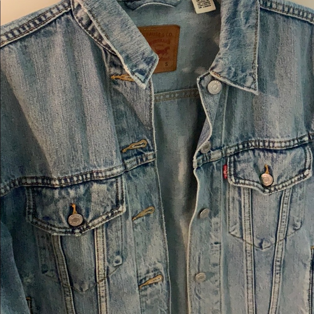 Levi’s Ex Boyfriend Trucker jacket in light wash.